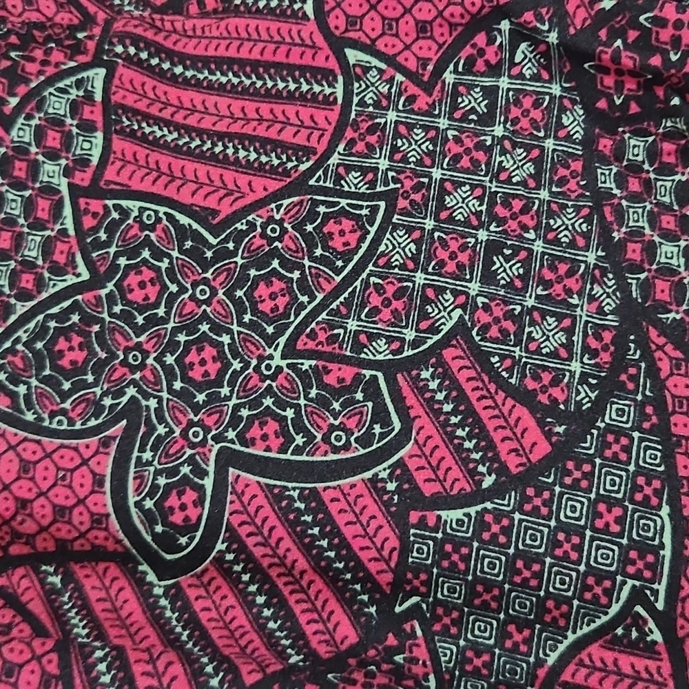 LULAROE LLR OS Patterned Buttery Soft Legging One Size
